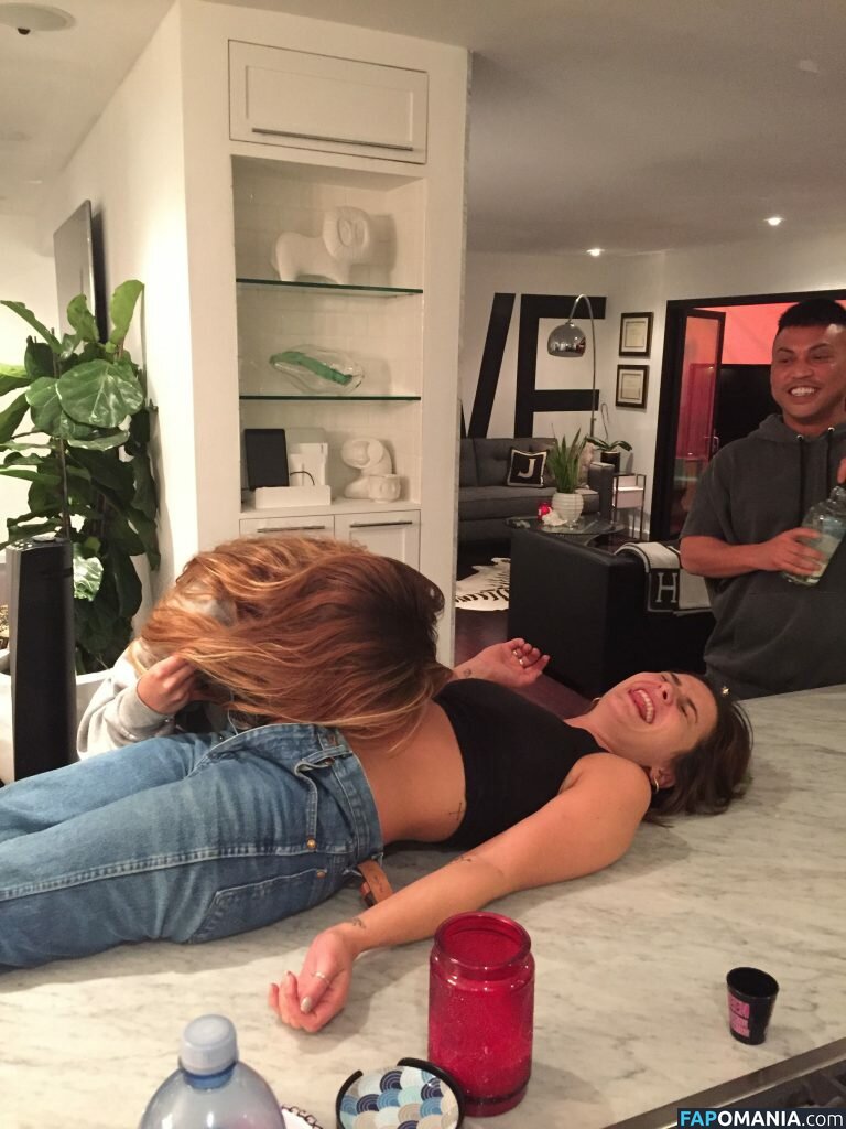 Addison Timlin Обнажённый Утёкшее фото #16