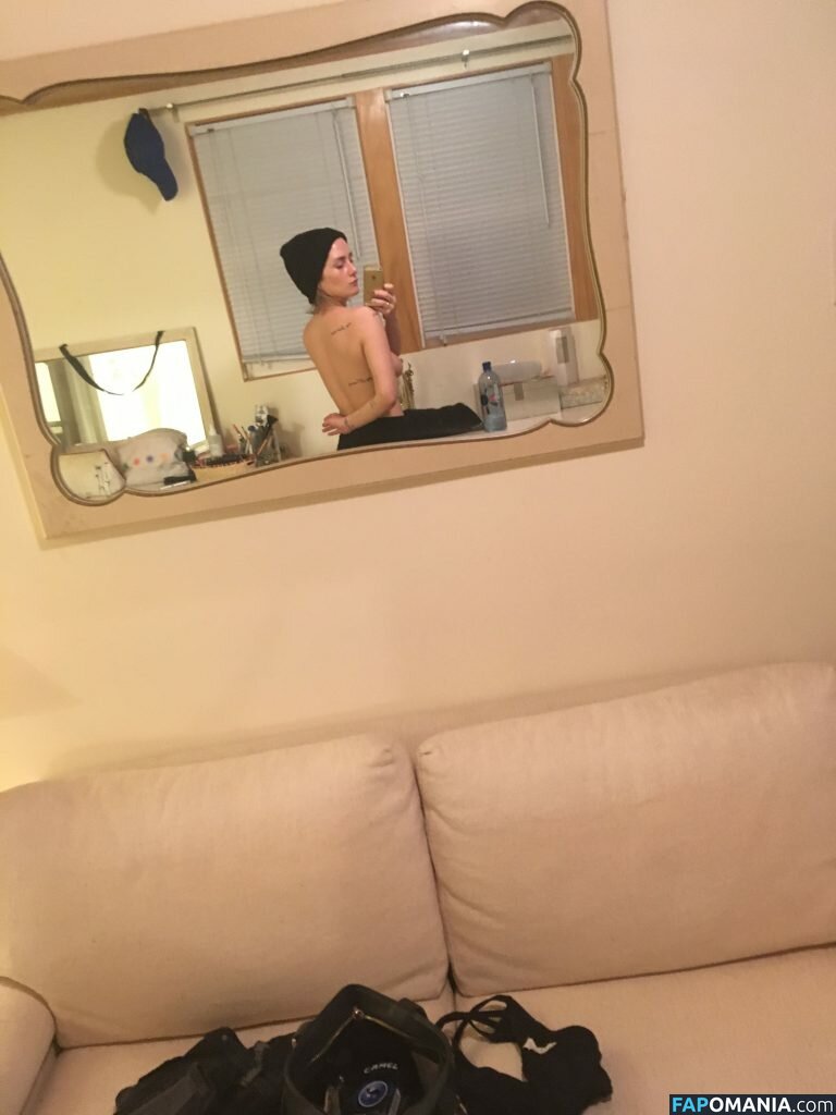 Addison Timlin Обнажённый Утёкшее фото #52