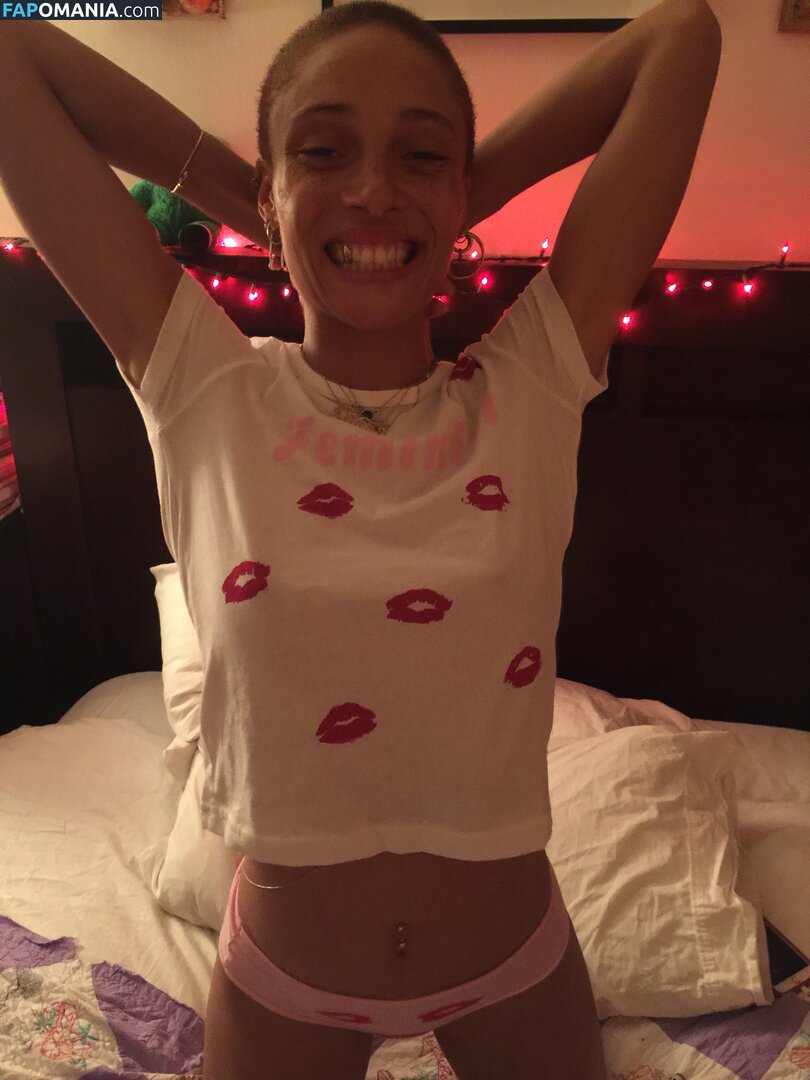 Adwoa Aboah Обнажённый Утёкшее фото #31