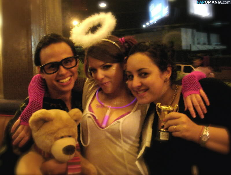 Anna Kendrick Обнажённый Утёкшее фото #29