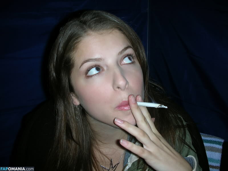 Anna Kendrick Обнажённый Утёкшее фото #45