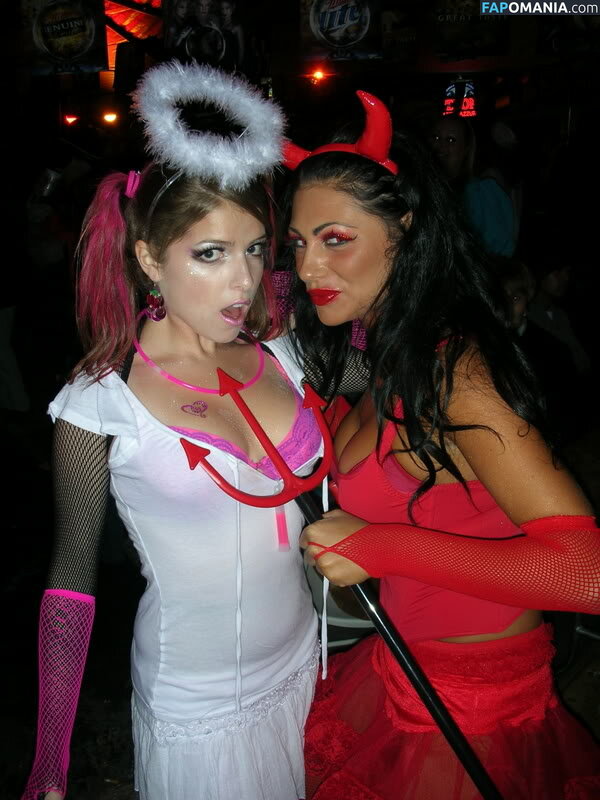 Anna Kendrick Обнажённый Утёкшее фото #50