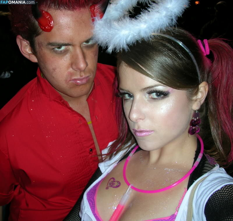 Anna Kendrick Обнажённый Утёкшее фото #54