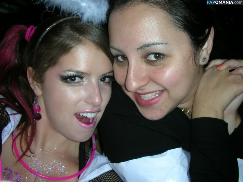 Anna Kendrick Обнажённый Утёкшее фото #60