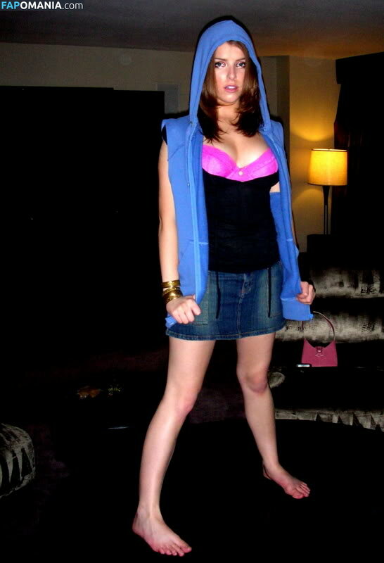 Anna Kendrick Обнажённый Утёкшее фото #79