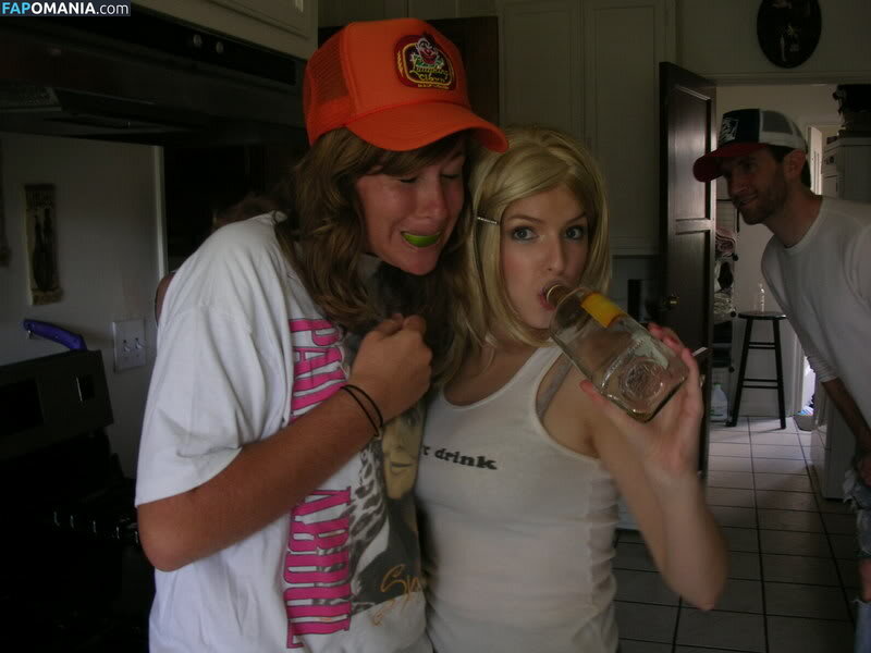 Anna Kendrick Обнажённый Утёкшее фото #81