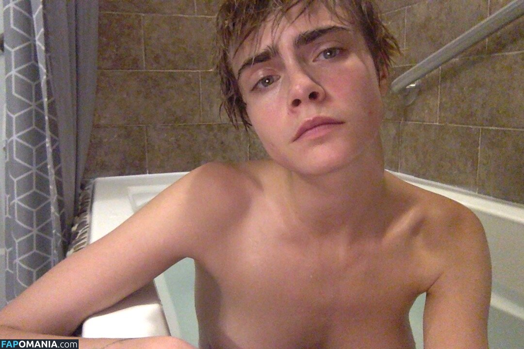 Ashley Benson And Cara Delevingne Обнажённый Утёкшее фото #10