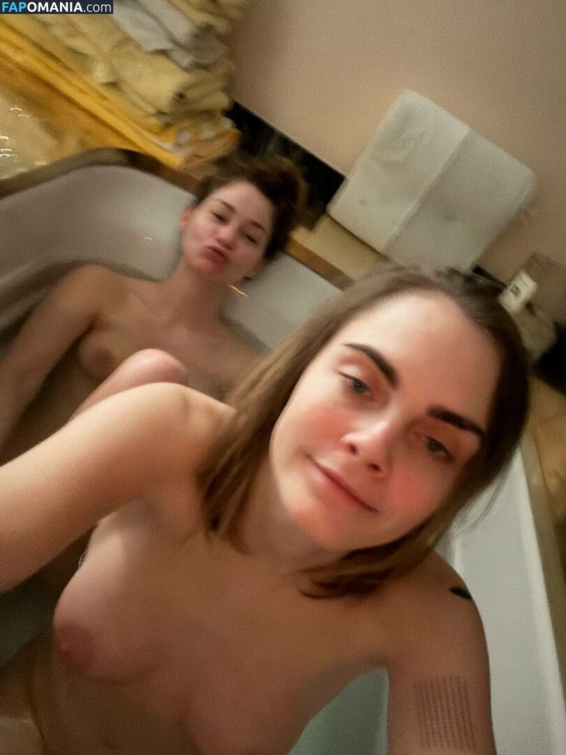 Ashley Benson And Cara Delevingne Обнажённый Утёкшее фото #69