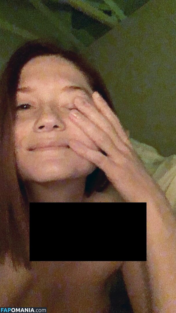 Bonnie Wright Обнажённый Утёкшее фото #5