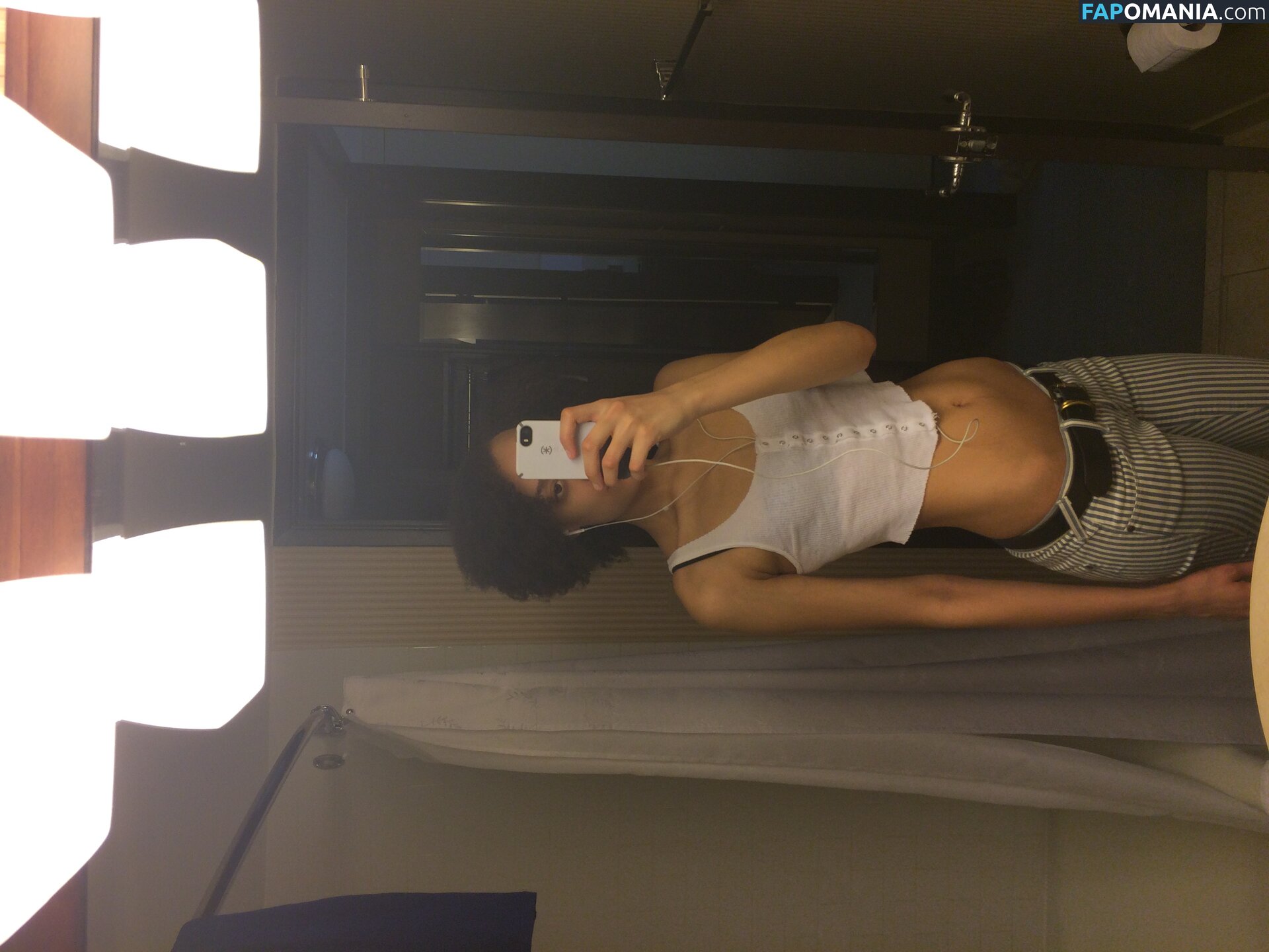 Britne Oldford Обнажённый Утёкшее фото #14