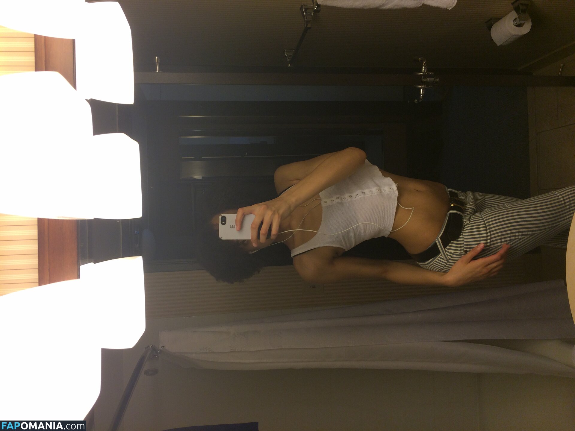 Britne Oldford Обнажённый Утёкшее фото #15