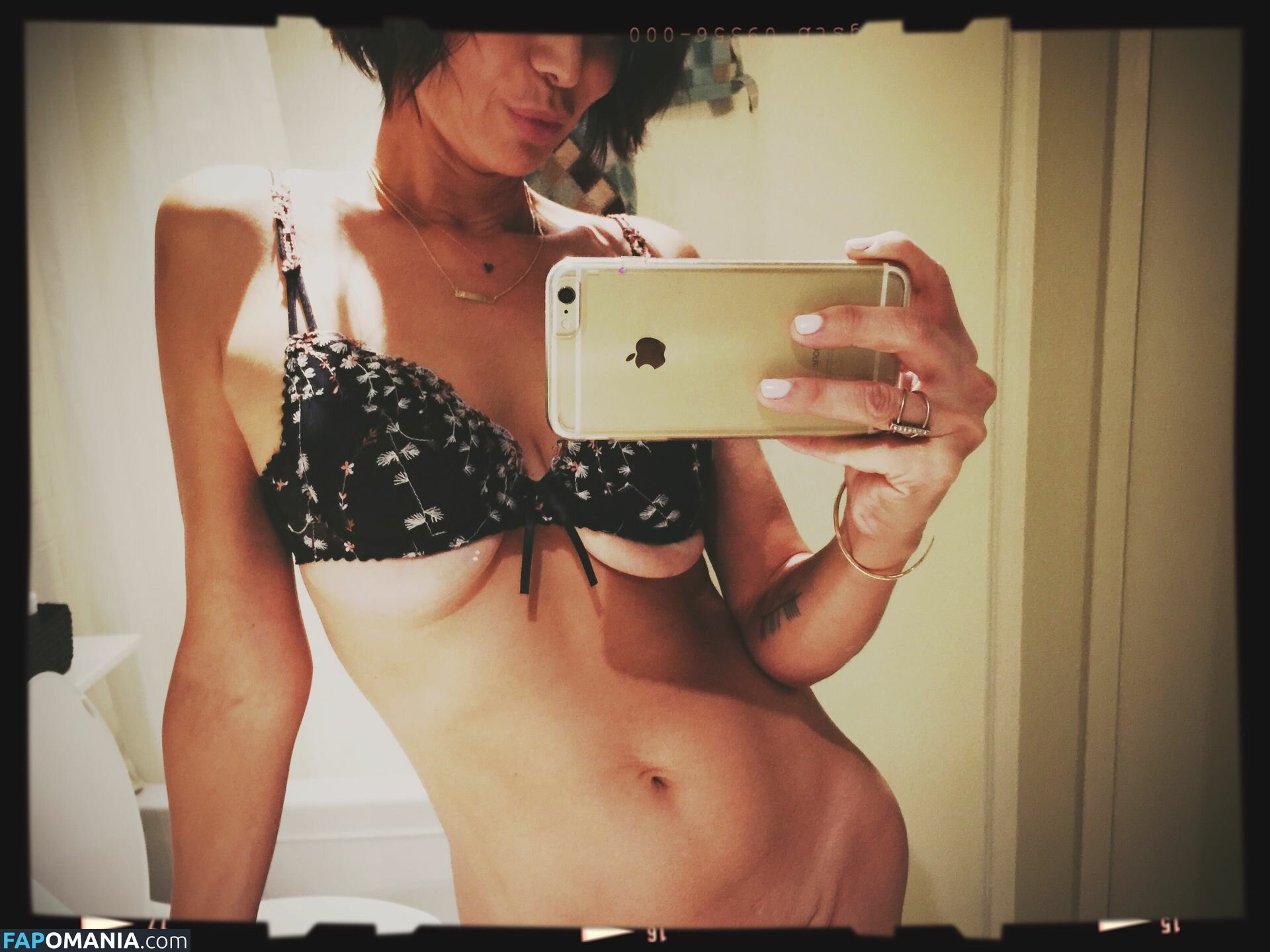 Catherine Bell Обнажённый Утёкшее фото #41