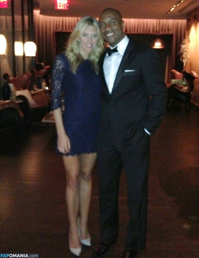 Charissa Thompson Обнажённый Утёкшее фото #2