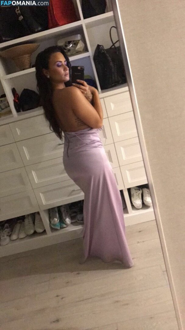 Demi Lovato Обнажённый Утёкшее фото #36