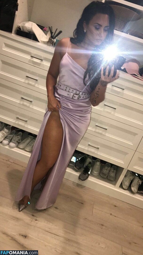 Demi Lovato Обнажённый Утёкшее фото #37