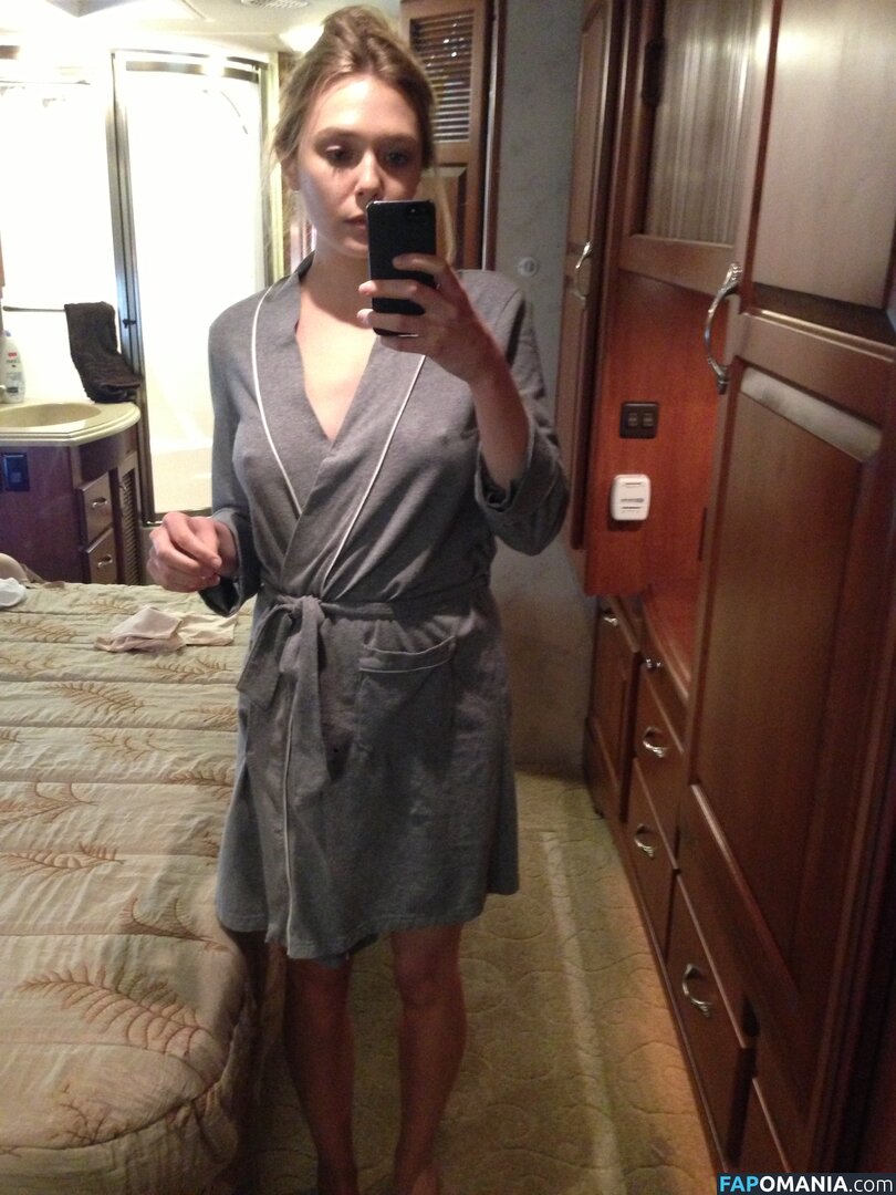 Elizabeth Olsen Обнажённый Утёкшее фото #3