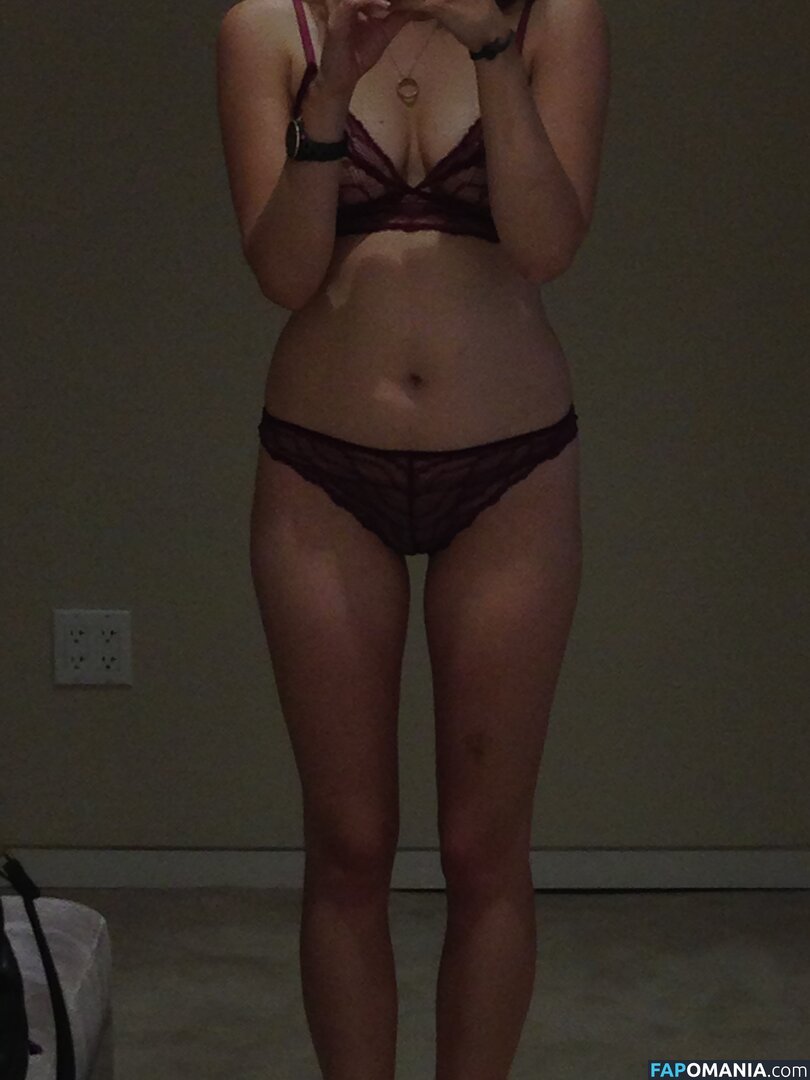 Elizabeth Olsen Обнажённый Утёкшее фото #12