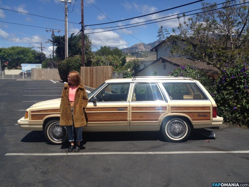 Emily Browning Обнажённый Утёкшее фото #24