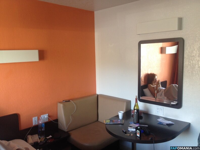 Emily Browning Обнажённый Утёкшее фото #28