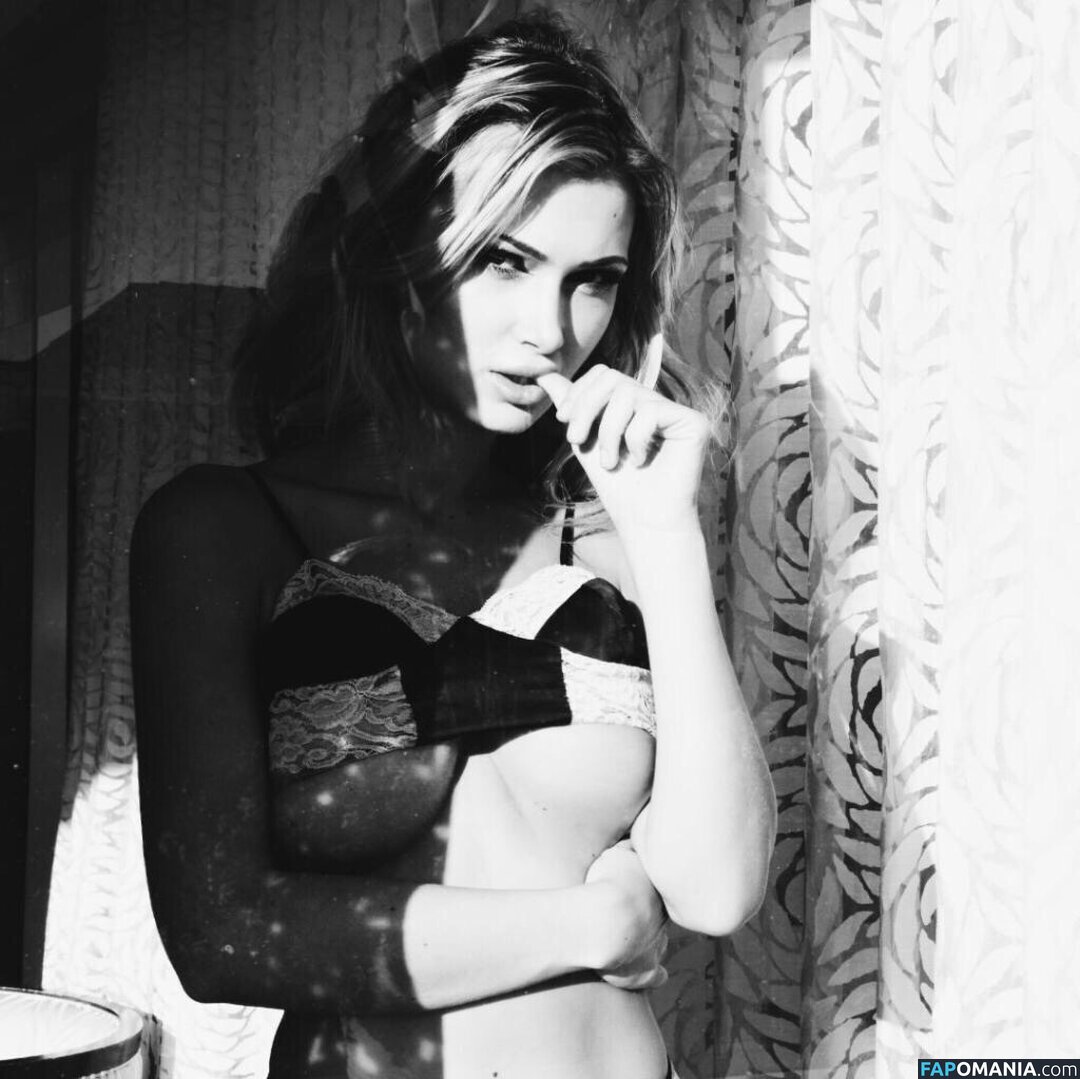 Emma Hernan Обнажённый Утёкшее фото #695