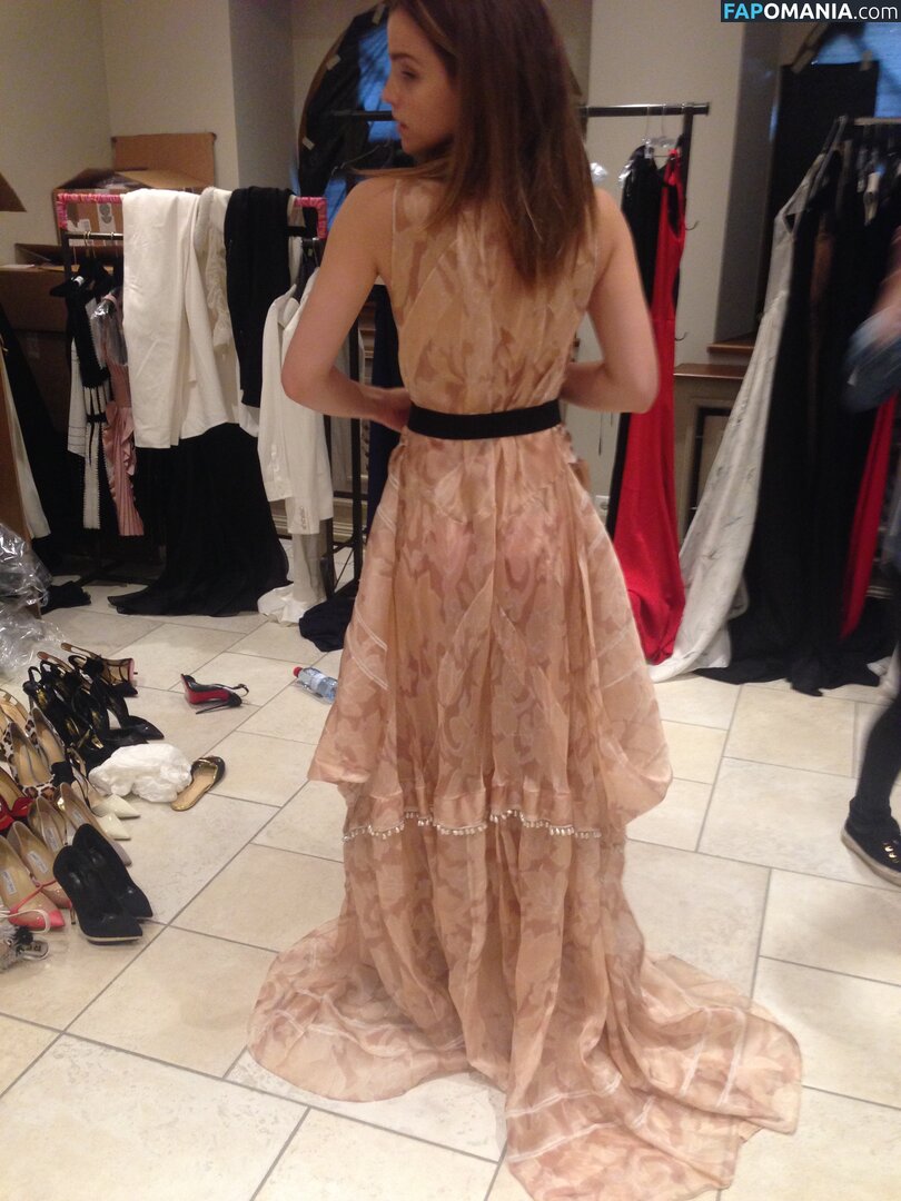 Emma Watson Обнажённый Утёкшее фото #99