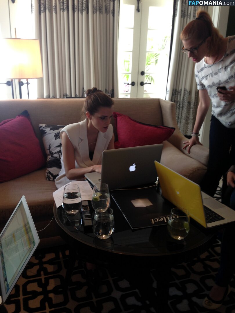 Emma Watson Обнажённый Утёкшее фото #113