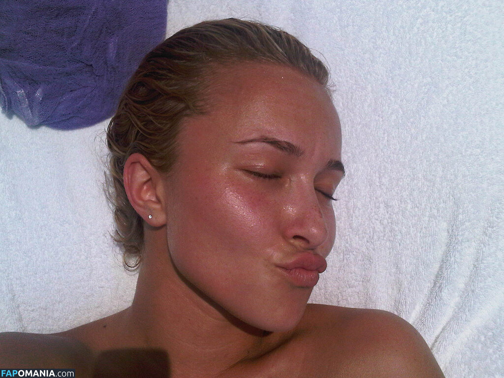 Hayden Panettiere Обнажённый Утёкшее фото #15