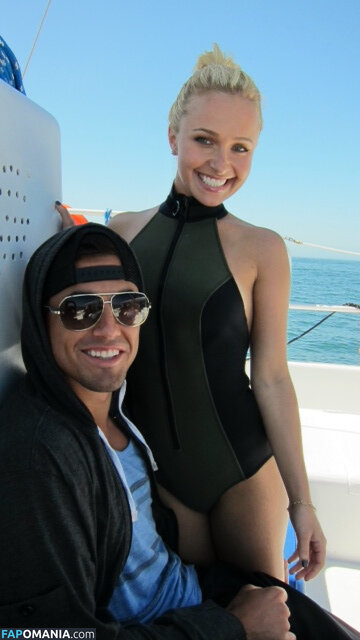 Hayden Panettiere Обнажённый Утёкшее фото #22