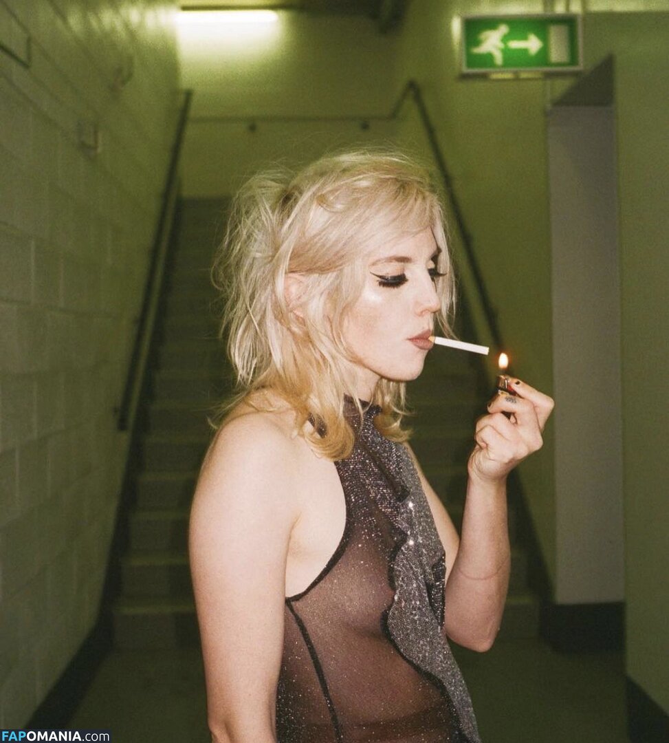 Izzy Phillips Обнажённый Утёкшее фото #13