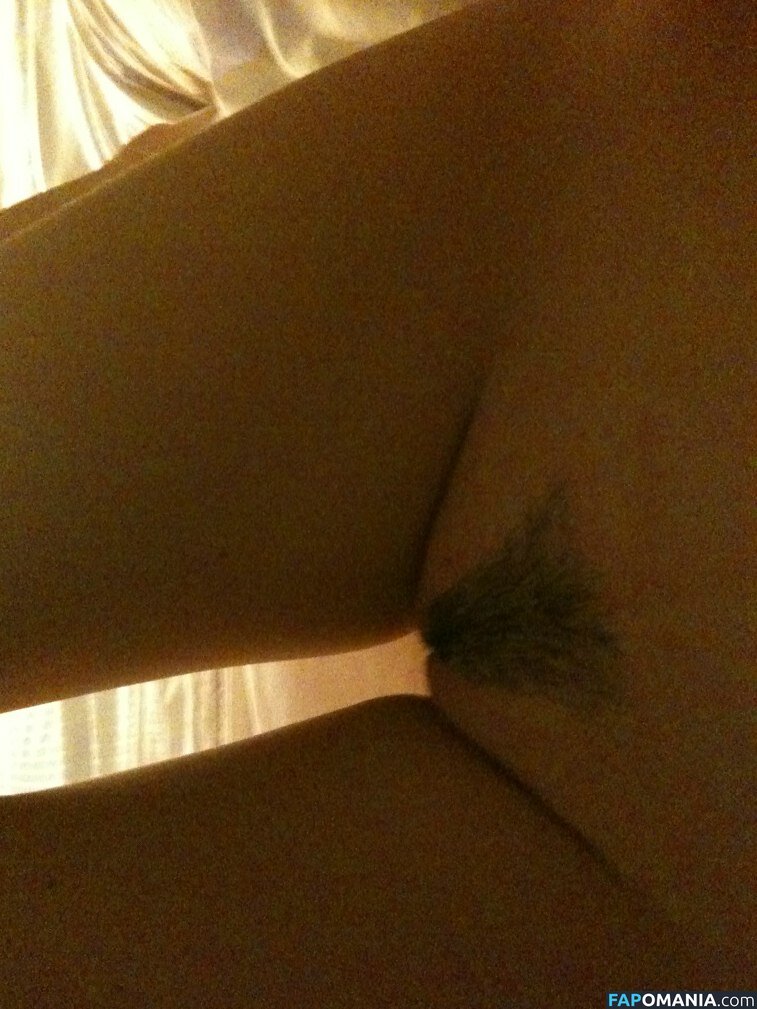 Krysten Ritter Обнажённый Утёкшее фото #1