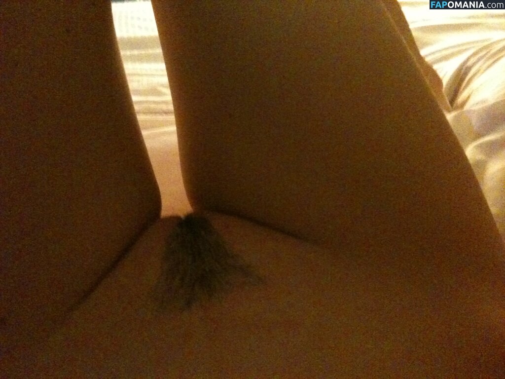 Krysten Ritter Обнажённый Утёкшее фото #11