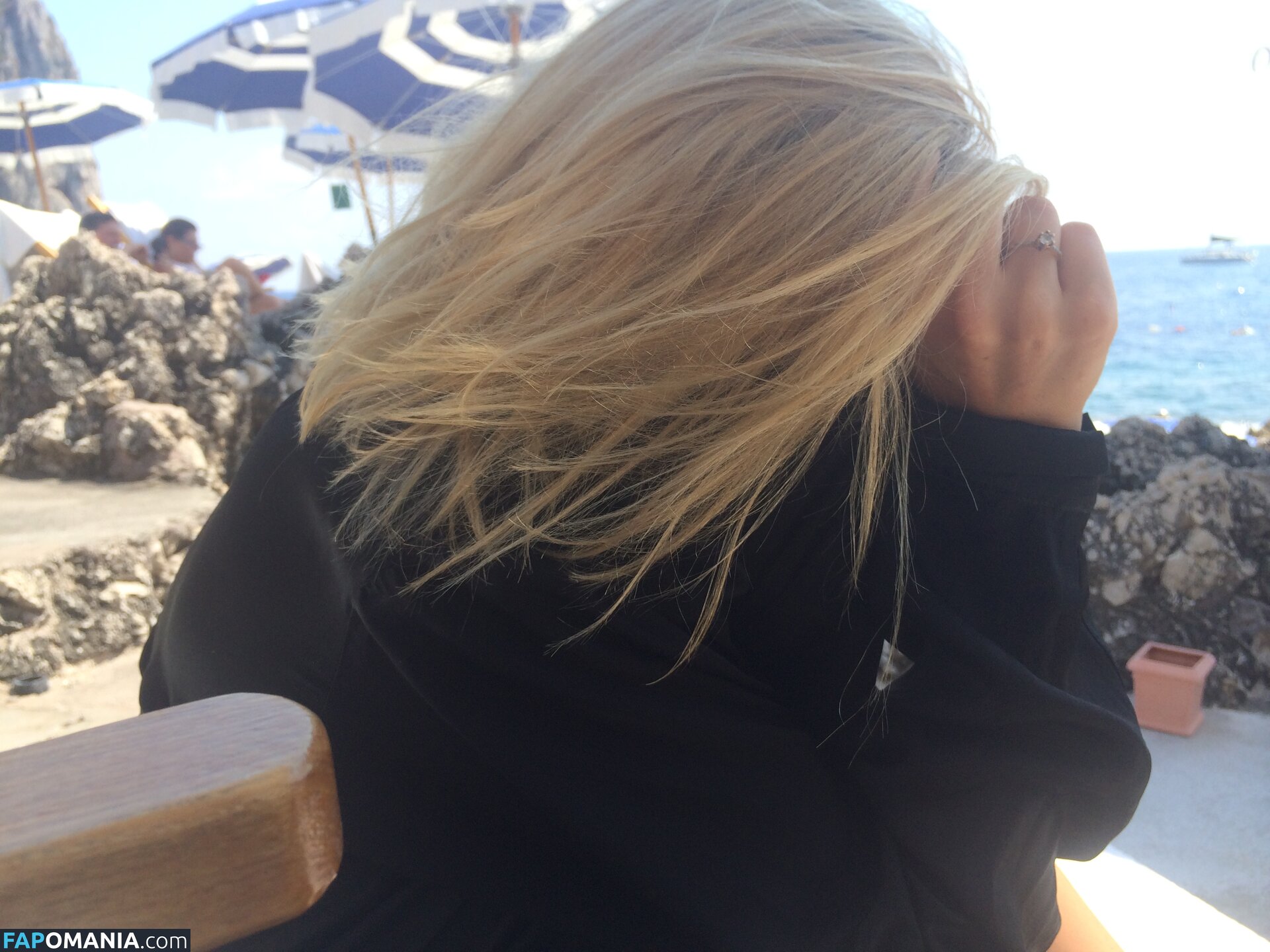 Lara Bingle Обнажённый Утёкшее фото #50