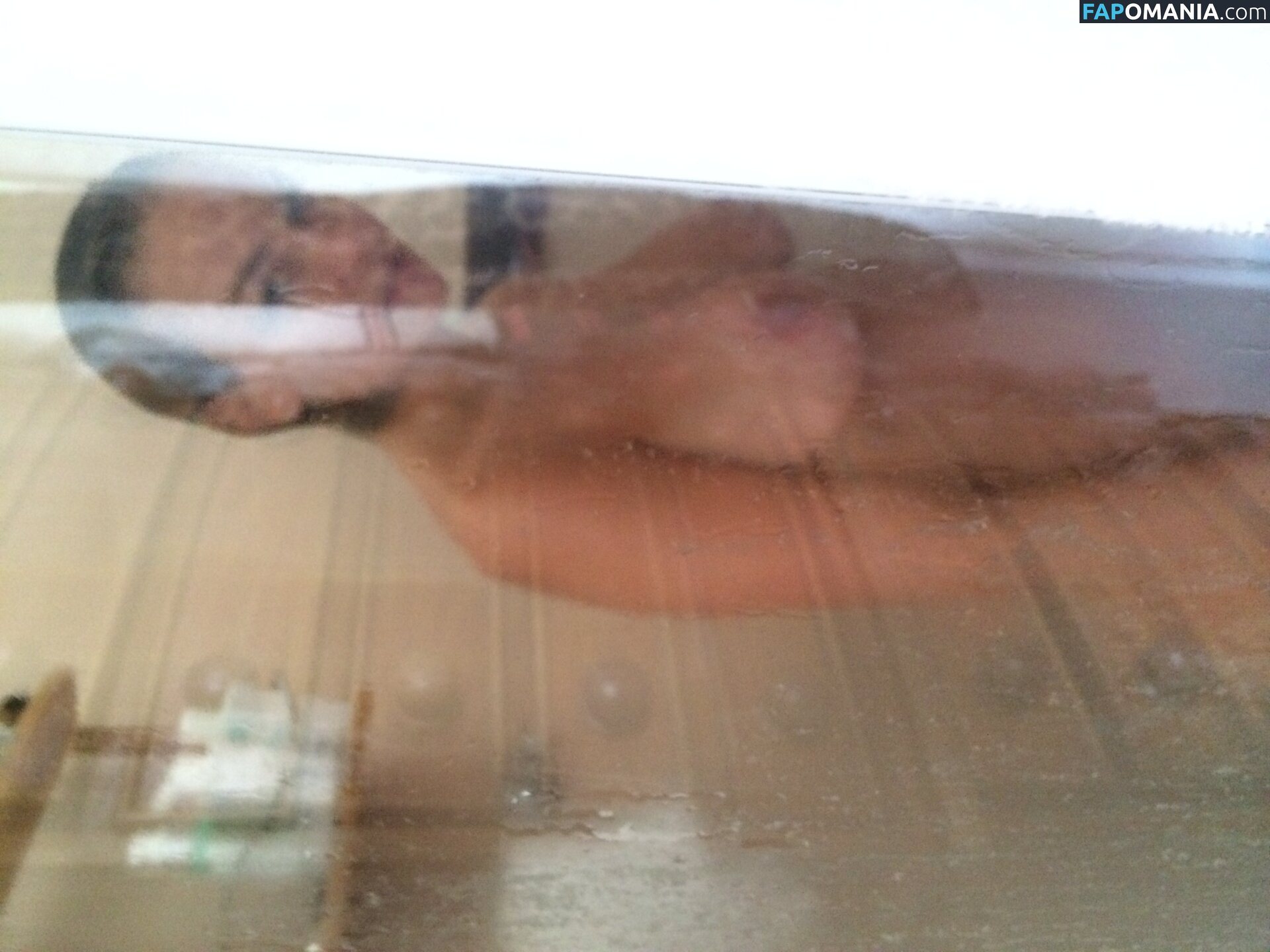 Lara Bingle Обнажённый Утёкшее фото #225