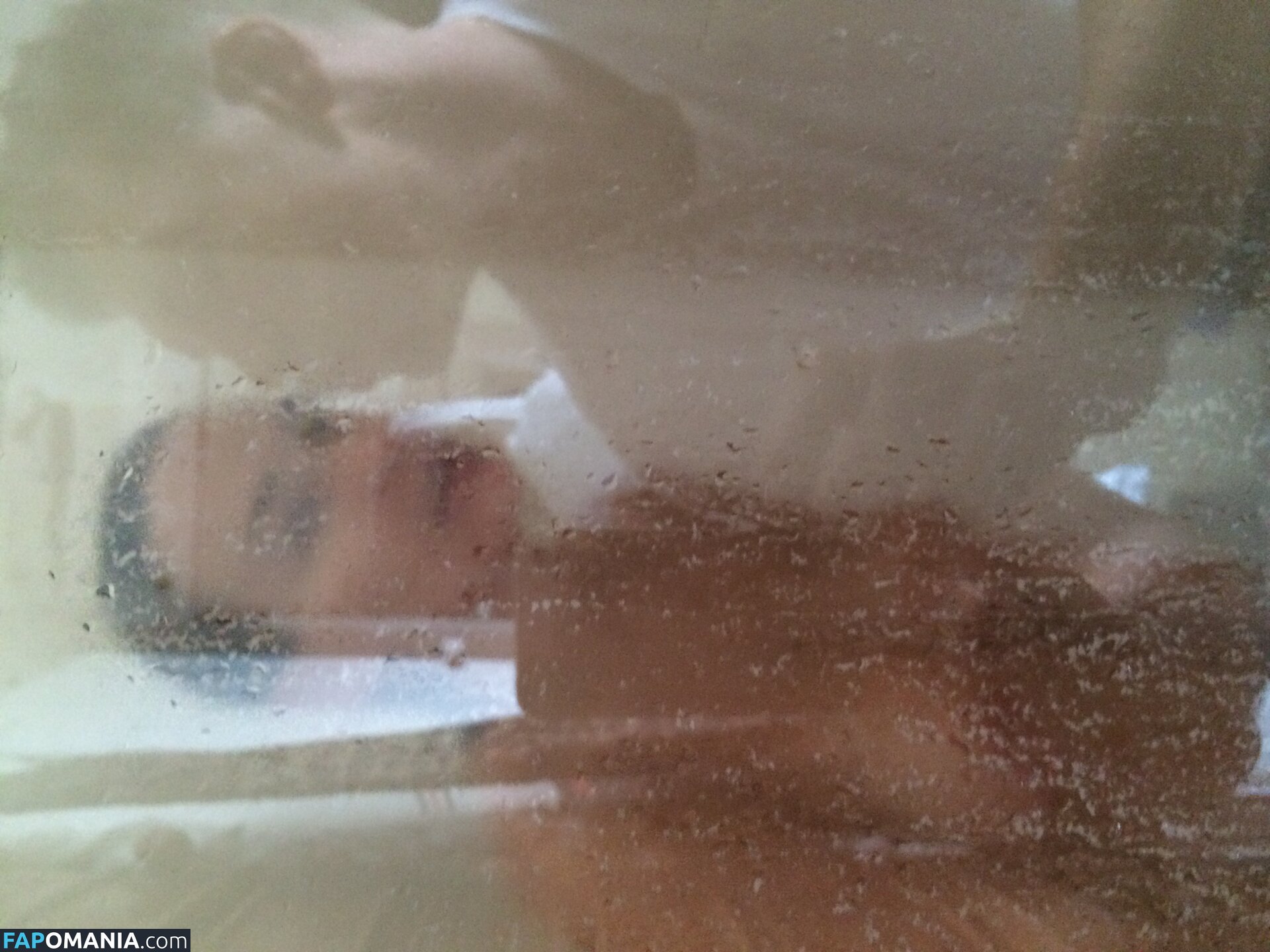 Lara Bingle Обнажённый Утёкшее фото #235