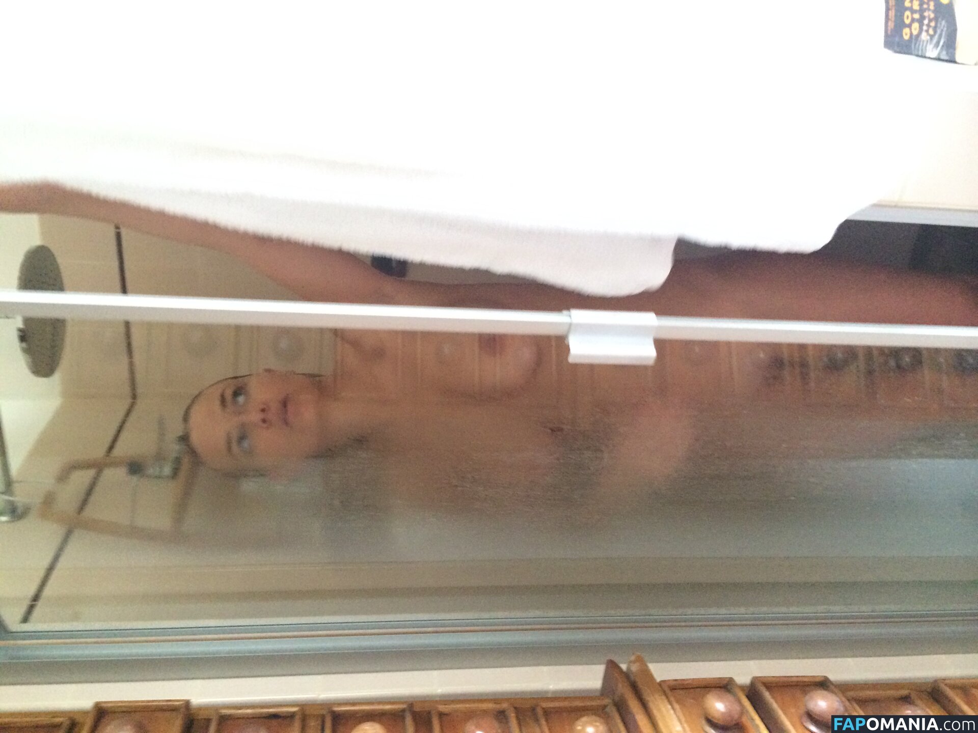 Lara Bingle Обнажённый Утёкшее фото #249