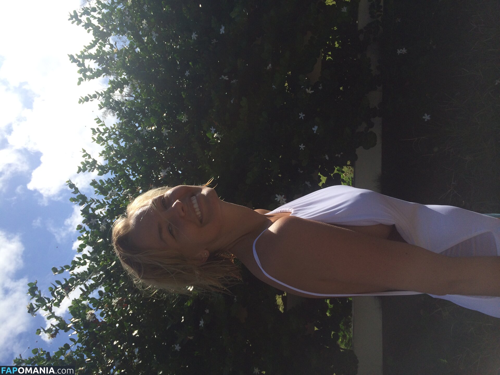 Lara Bingle Обнажённый Утёкшее фото #375