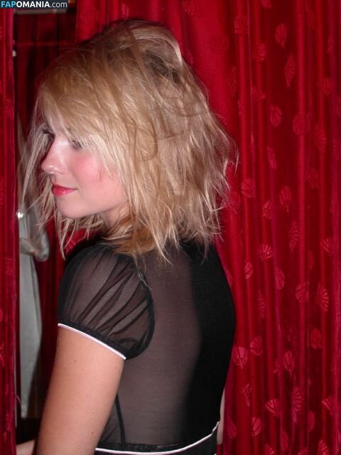 Laura Ramsey Обнажённый Утёкшее фото #10
