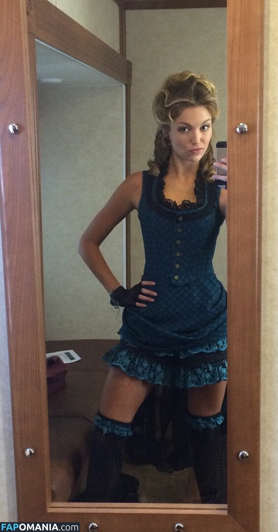 Lili Simmons Обнажённый Утёкшее фото #9