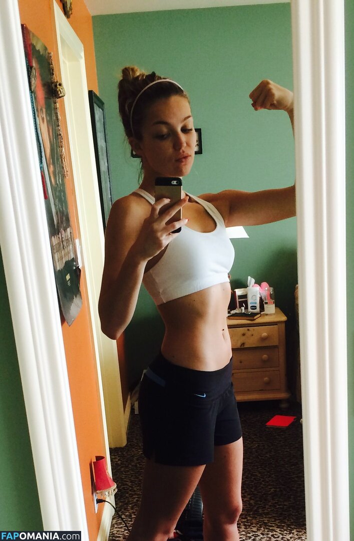 Lili Simmons Обнажённый Утёкшее фото #25