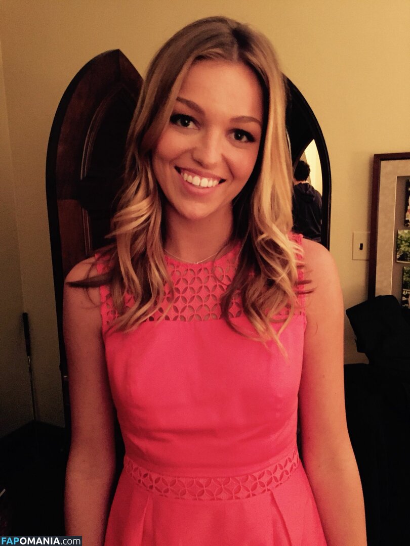 Lili Simmons Обнажённый Утёкшее фото #26