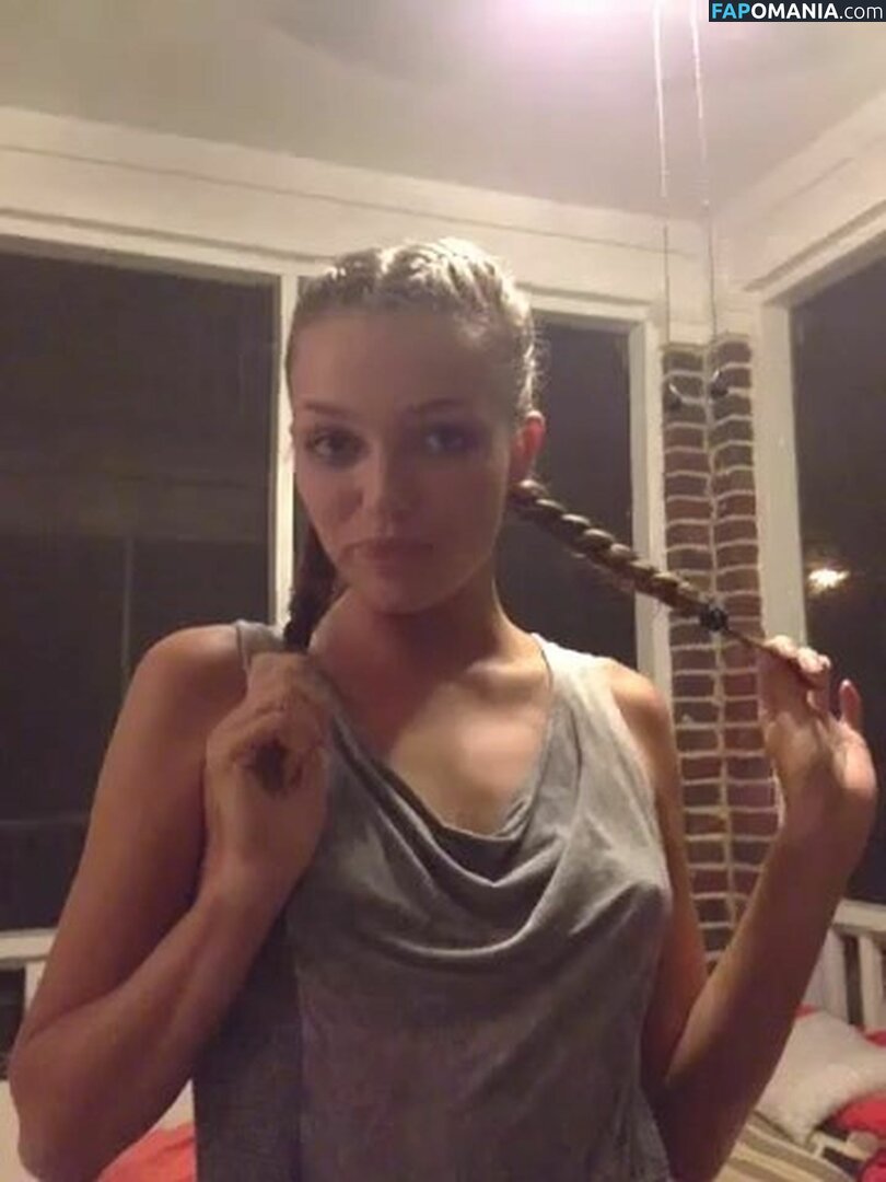 Lili Simmons Обнажённый Утёкшее фото #57