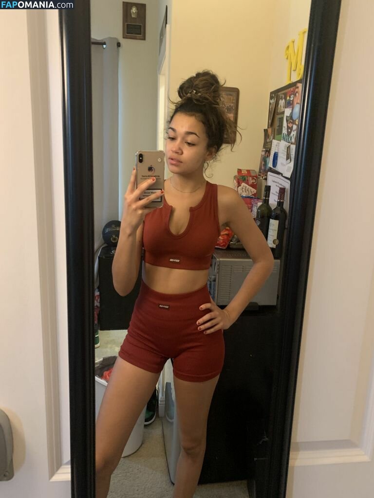 Madison Bailey Обнажённый Утёкшее фото #4