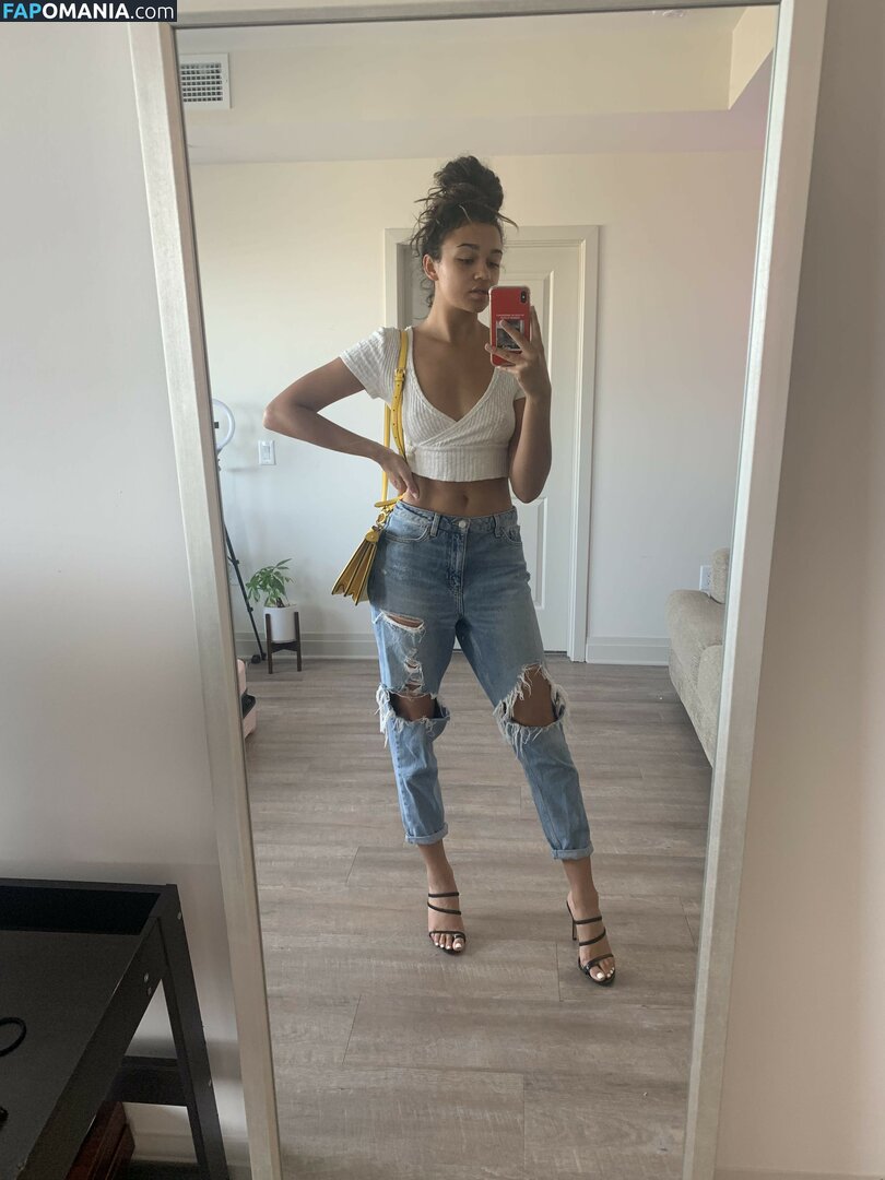 Madison Bailey Обнажённый Утёкшее фото #11