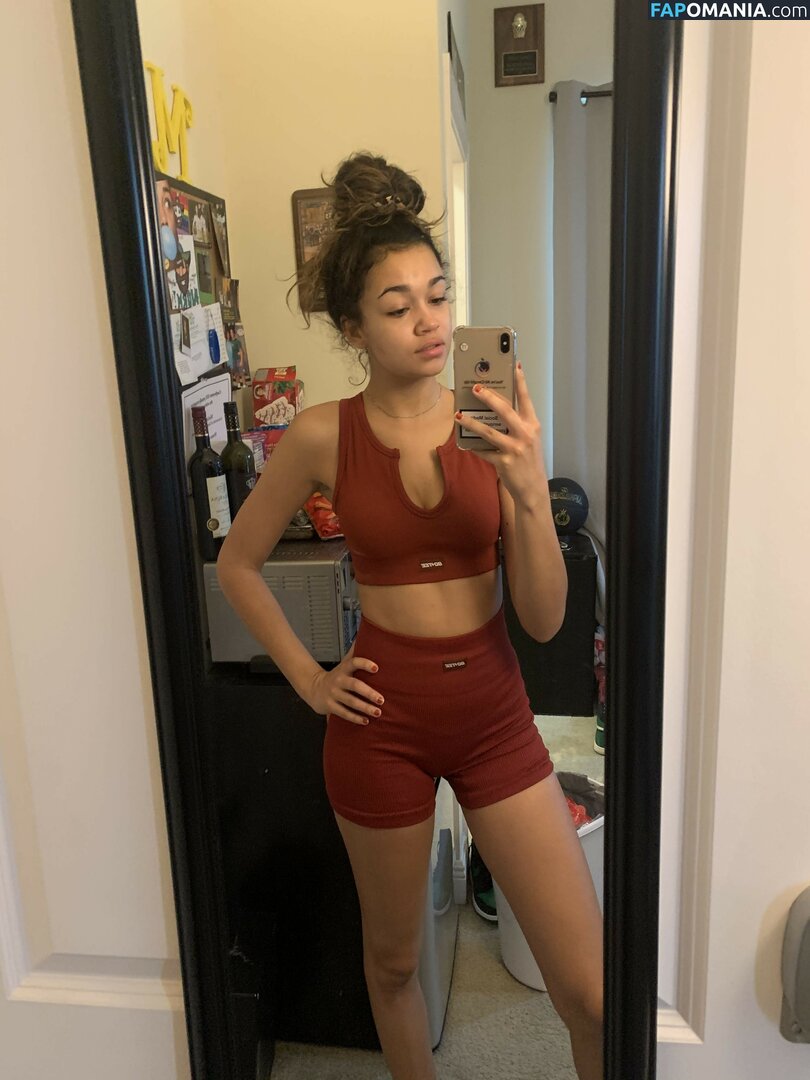 Madison Bailey Обнажённый Утёкшее фото #25