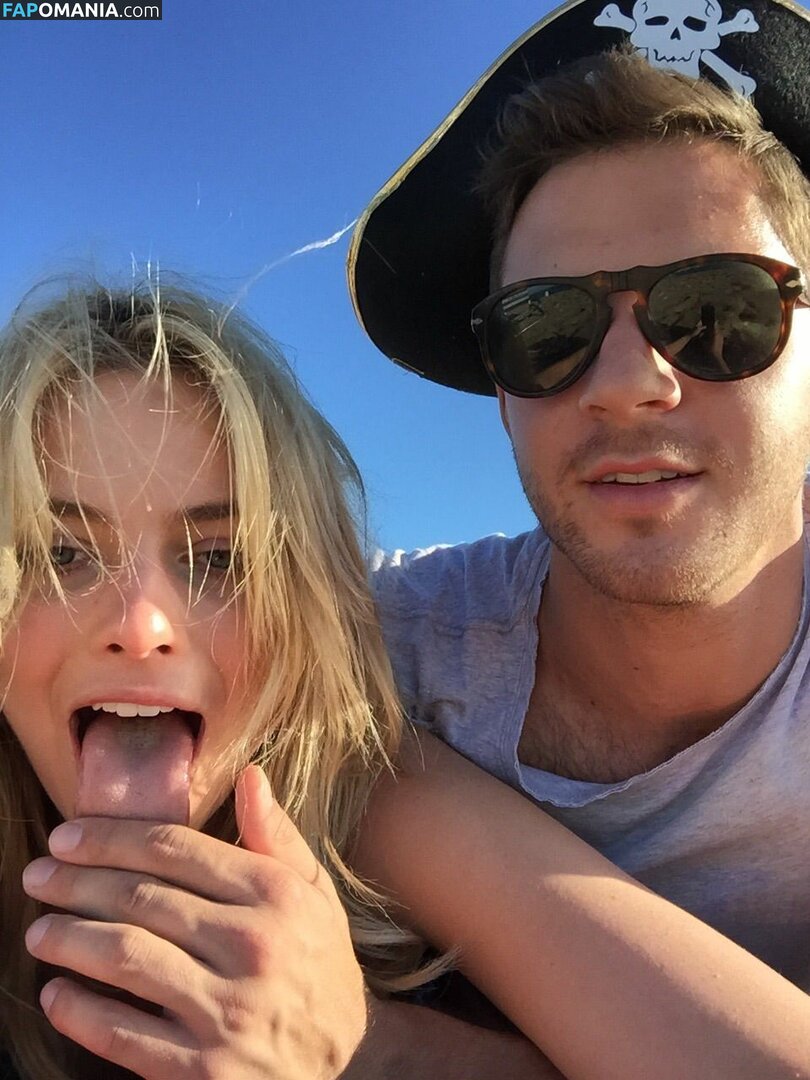 Margot Robbie Обнажённый Утёкшее фото #10