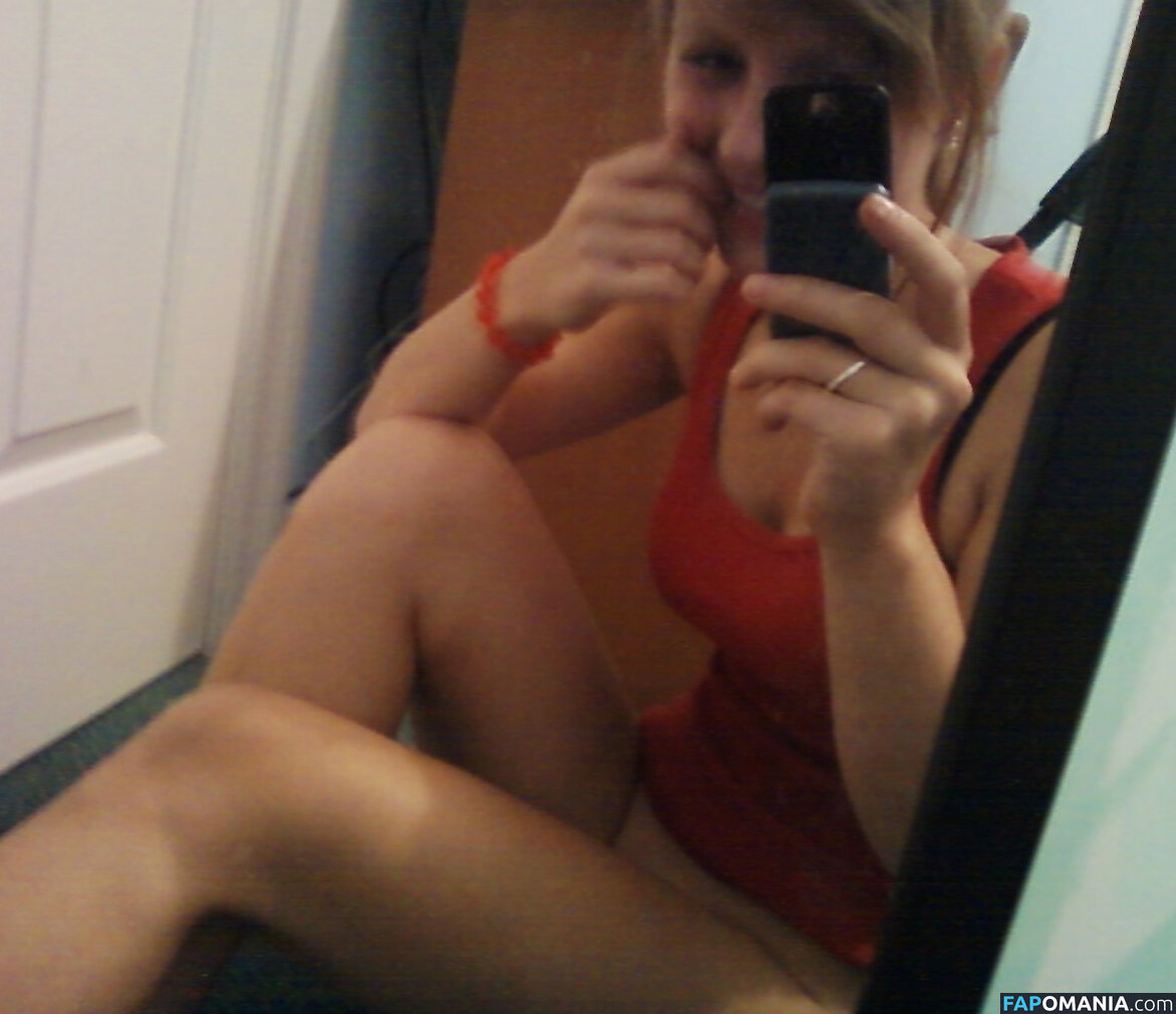 Melanie Laurent Обнажённый Утёкшее фото #2