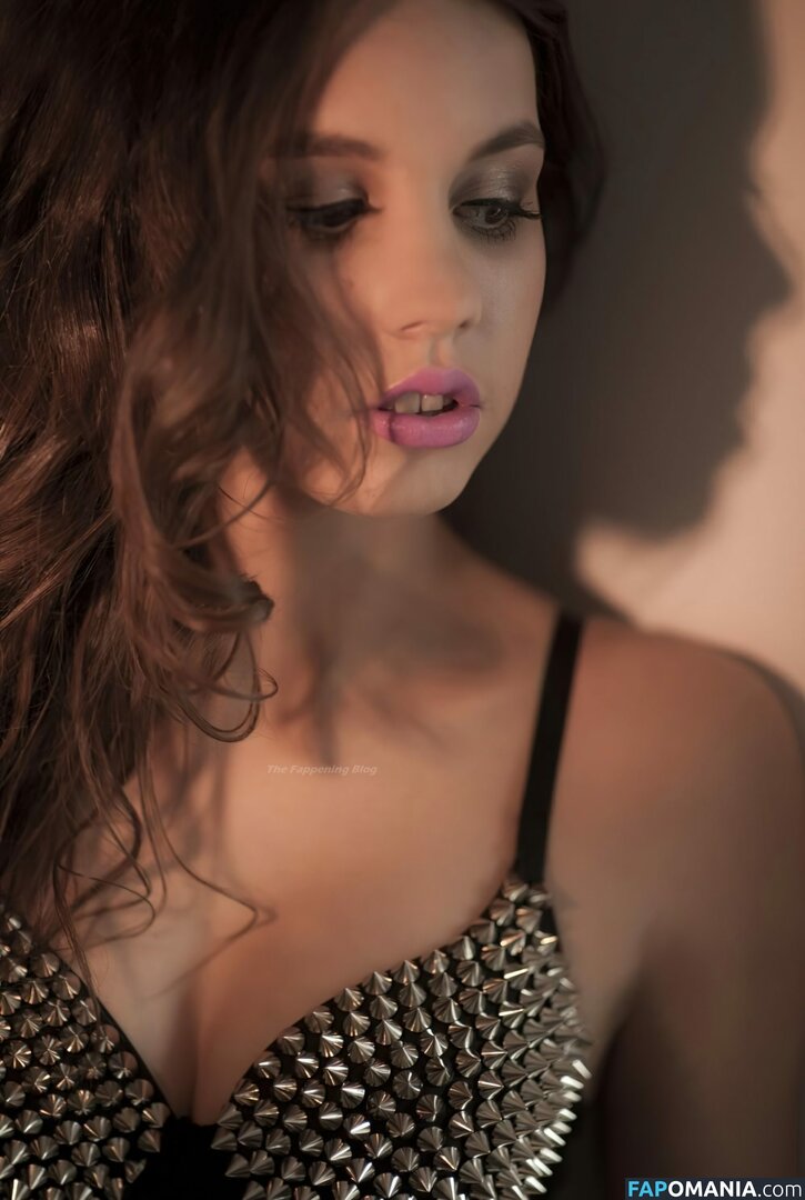 Michaela Doubravova Обнажённый Утёкшее фото #10