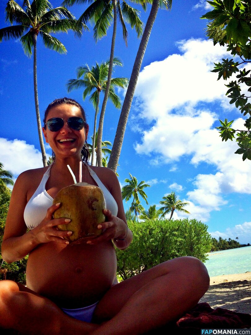 Mila Kunis Обнажённый Утёкшее фото #19