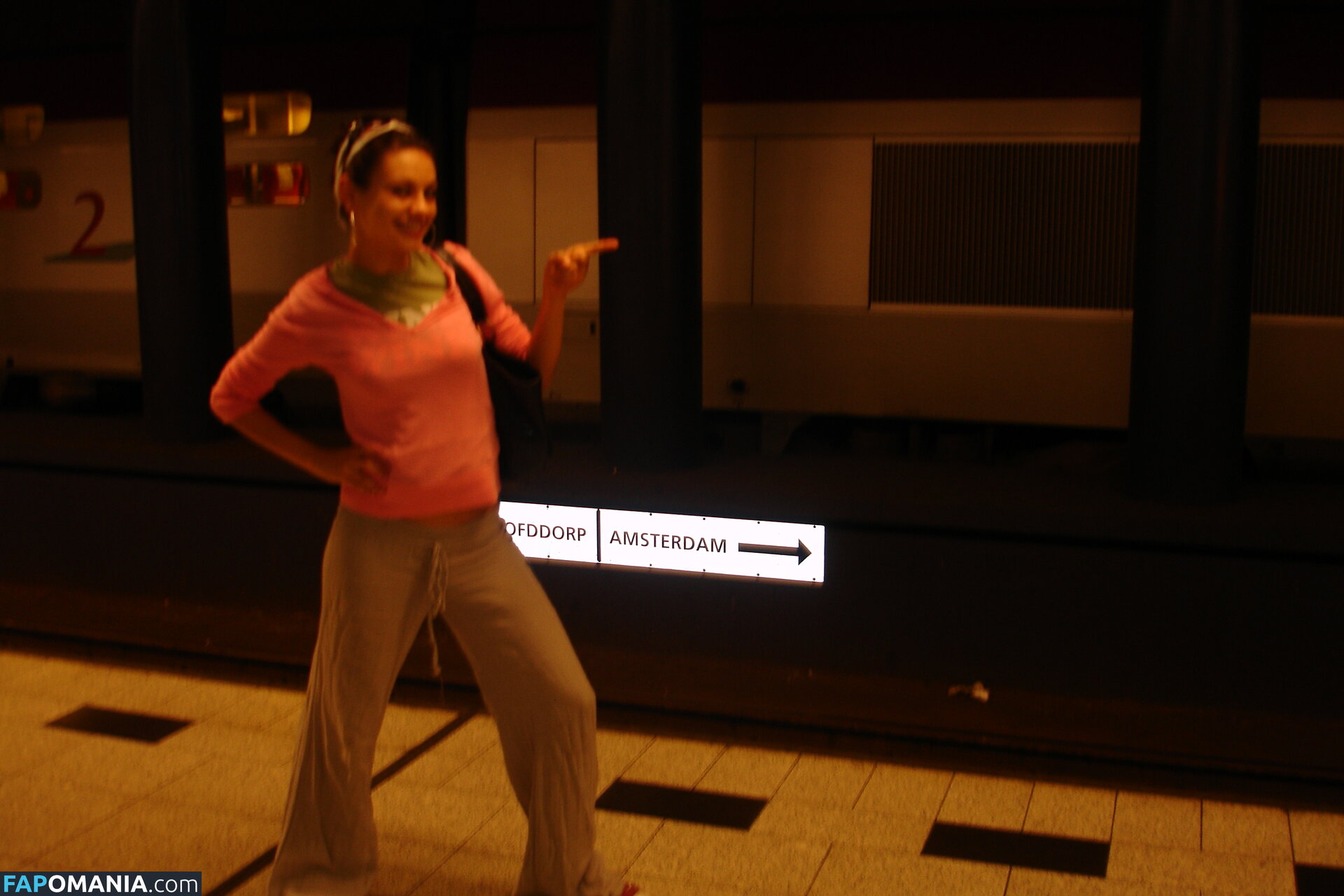 Mila Kunis Обнажённый Утёкшее фото #26