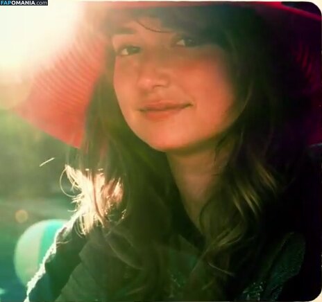 Milana Vayntrub Обнажённый Утёкшее фото #1